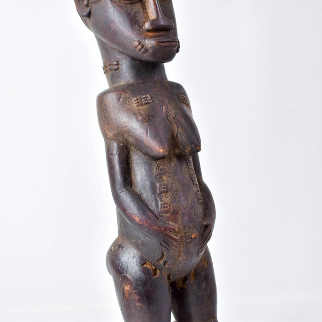 Wood Early 20th Century Baule Standing Figure Côte d'Ivoire For Sale - Image 7 of 17