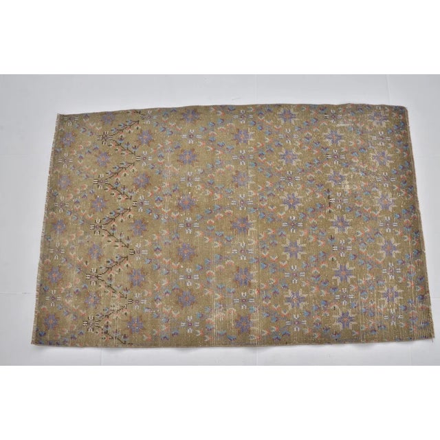 1960s Boho Chic Turkish Wool Rug For Sale In Phoenix - Image 6 of 10