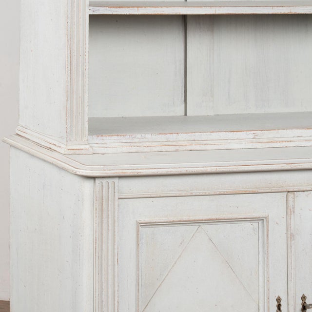 Wood 19th Century Swedish Gray Painted Pine Bookcase Display Cabinet For Sale - Image 7 of 10