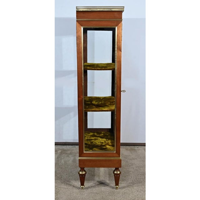 Small Vintage Mahogany Showcase For Sale - Image 11 of 18