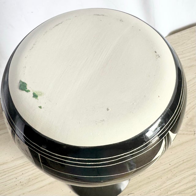 Vintage 1989 Black & White Sgraffito Pottery Vase by the Curras Brothers For Sale In Miami - Image 6 of 8