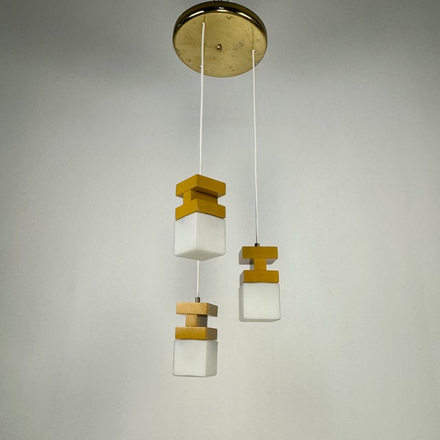 Measurements are for a single lamp shade. max total height is 130 cm and diameter of canopy is 31 cm Up to 250V (Europe/UK...