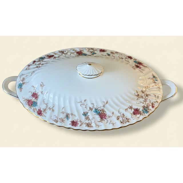 Minton 146-Piece Vintage Minton England "Ancestral" Fine Bone China Dinner Service for 18 – Estate Collection Circa 1965-1985 With Serving Pieces For Sale - Image 4 of 18