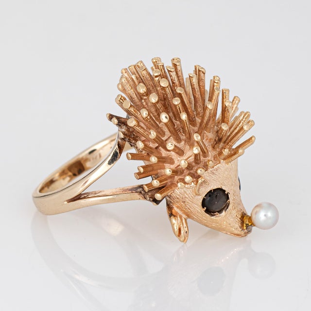 70s Vintage Hedgehog Ring 14k Yellow Gold Pearl Sapphire Eyes Sz 4.5 Jewelry For Sale - Image 4 of 8