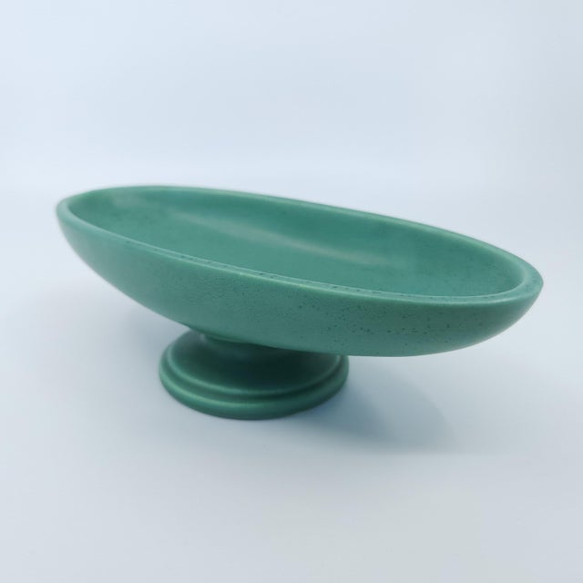 Vintage Royal Haeger Pottery Green Oval Pedestal Planter Dish. Excellent condition! Gorgeous color! Specs: 8in wide/long,...