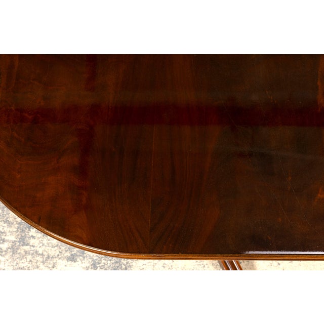 Mid-Century English Georgian Style Mahogany Double Pedestal Extendable Dining Table For Sale - Image 4 of 17