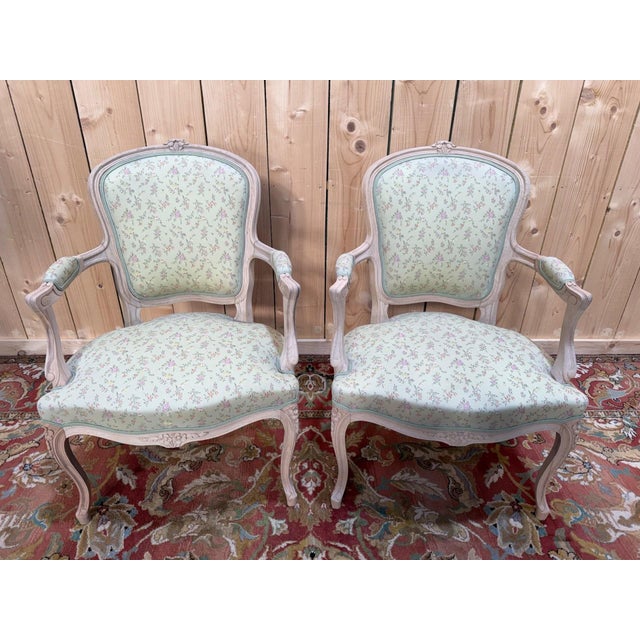 Vintage Louis XV Style Cabriolet Chairs in Sandblasted Beech and Floral Fabric, 1960s, Set of 2 For Sale - Image 4 of 8