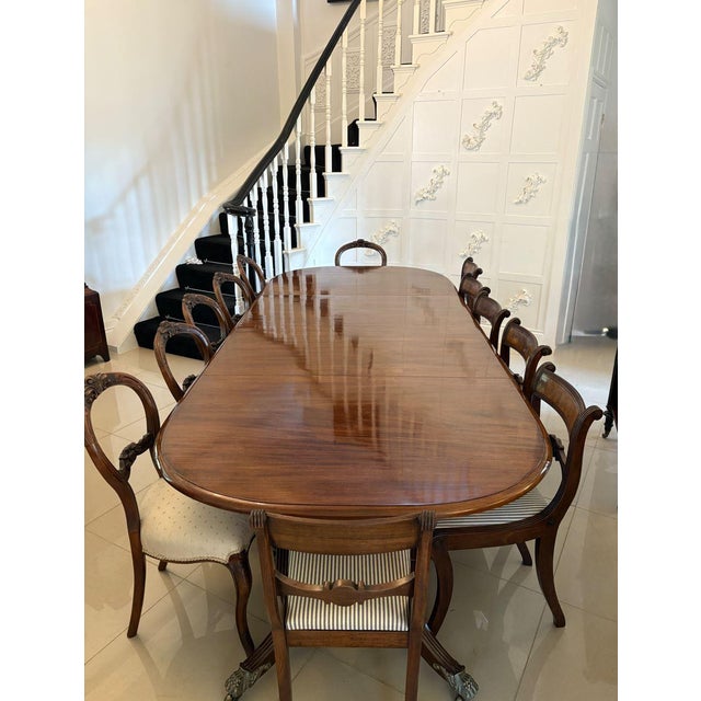 Hollywood Regency Regency 16 Seater Figured Mahogany 3 Pilar Dining Table, 1830s For Sale - Image 3 of 17