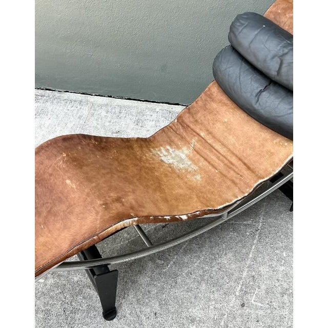 Mid-Century Modern Vintage Lc2 Chaise Lounge After Corbusier For Sale - Image 3 of 12