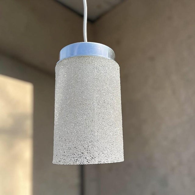 Mid-Century Modern Mid-Century French Ice Crystal and Acrylic Sugar Pendant Light, 1970s For Sale - Image 3 of 15