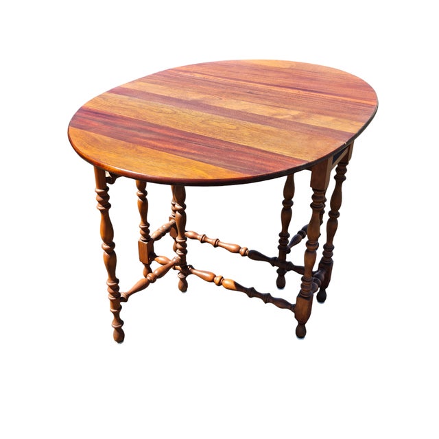 18th Century English Mahogany Gate Leg Table With Drop Leaves and