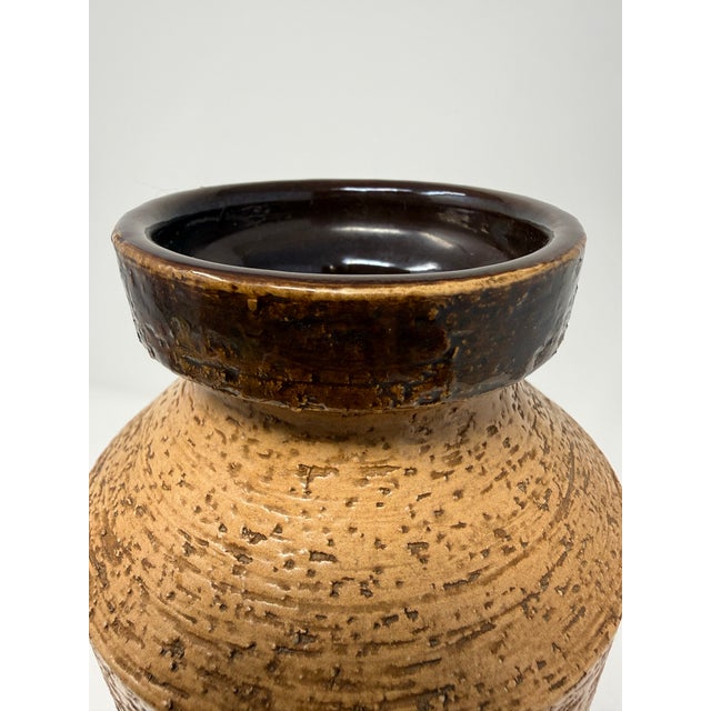 Brown 1960s Aldo Londi for Bitossi Italian Textured Ceramic Vase, Attributed For Sale - Image 8 of 9