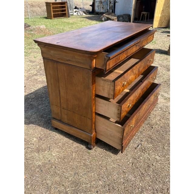 19th Century Louis Philippe Burl Walnut Chest of Drawer / Commodes For Sale - Image 16 of 18