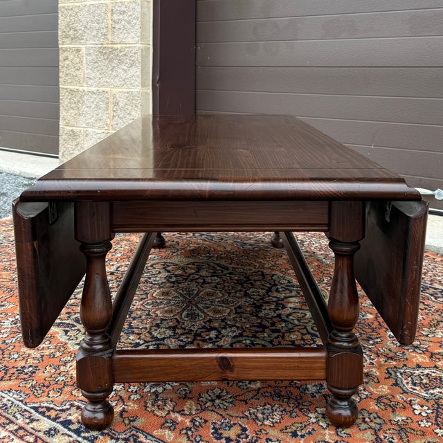 Coffee 1980s Ethan Allen Old Tavern Antiqued Pine Rustic Traditional Drop Leaf Coffee Table (12-8021) For Sale - Image 8 of 14