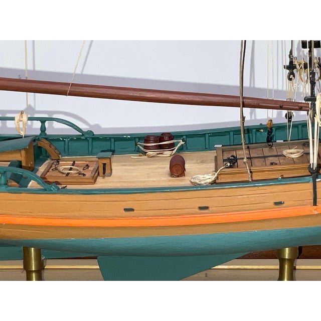American Hudson River Sloop "Victorine" in Case For Sale - Image 3 of 12