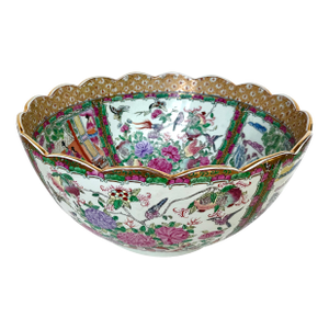 Mid 20th Century Centerpiece 16 1/2" Diameter "Chinese Export" Bowl. Famille Rose