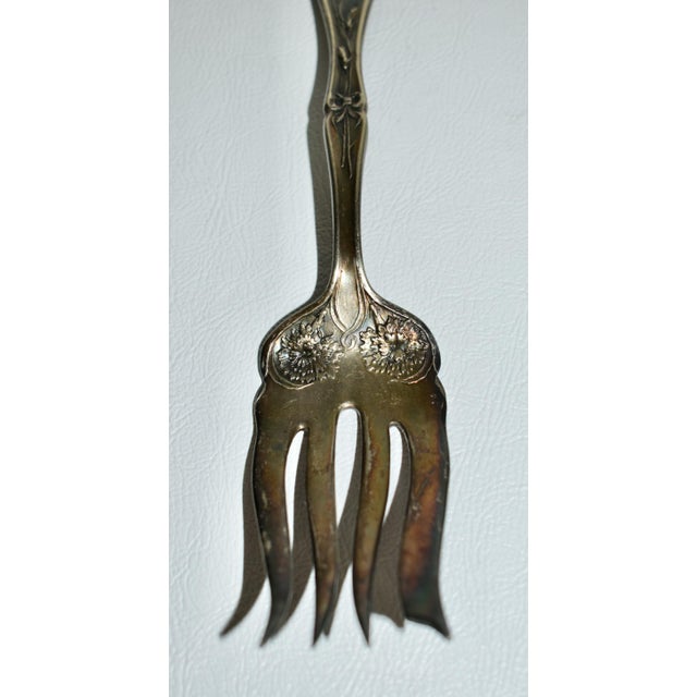 Vintage/Antique Silverplate Medium Serving Fork, Wr Keystone Carnation For Sale - Image 4 of 11