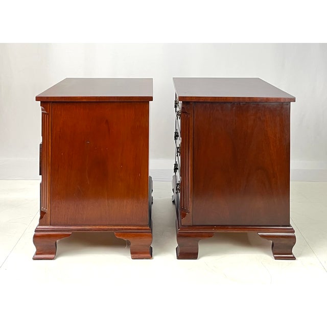 Late 20th Century Baker Furniture Chippendale Style Mahogany 3-Drawer Nightstands - A Pair For Sale - Image 6 of 18