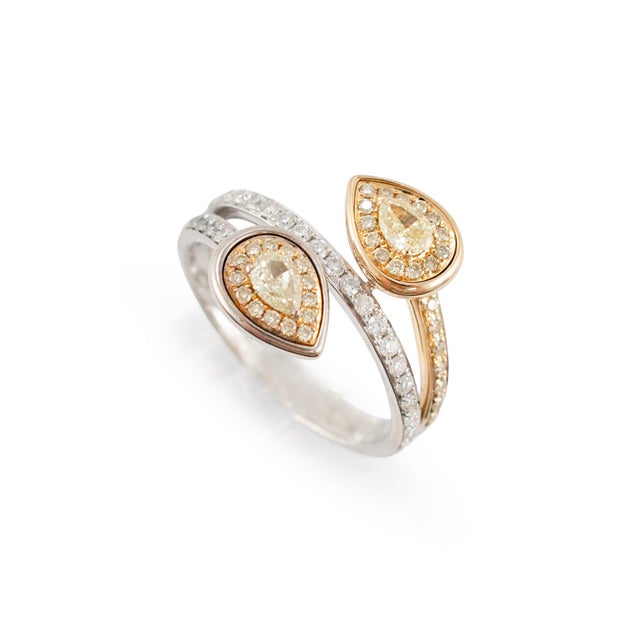 Brand: Effy Gender: Ladies Metal Type: 18K White & Yellow Gold Ring Size: 7 Width: 16.25 mm tapering to 3.00 mm Weight:...