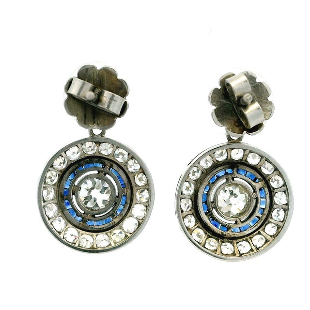 Traditional Belle Époque Platinum Diamond & Sapphire Target Drop Earrings Circa 1915, Pair For Sale - Image 3 of 12