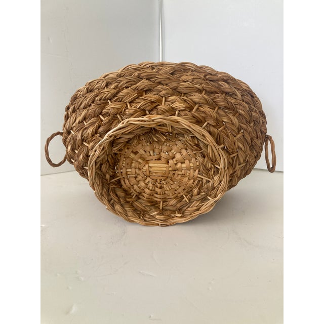 1980s Boho Chic Rush Oval Centerpiece With Wicker Rings For Sale - Image 5 of 9
