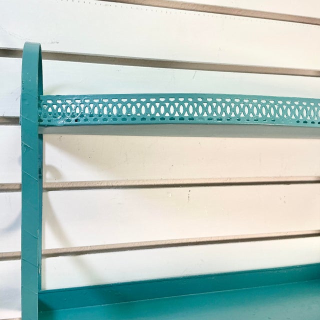 1970s Vintage Boho Chic Atomic Style Metal Bathroom Wall-Mounted Shelf With Towel Bar. For Sale - Image 9 of 13