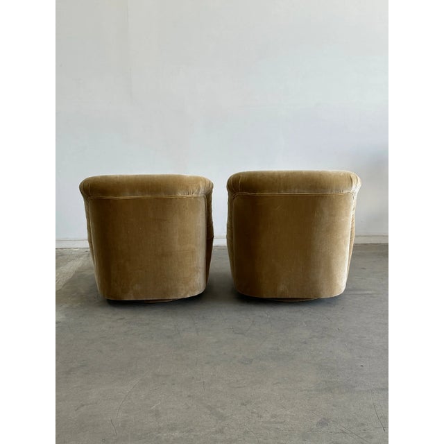 1980s Pair of Scoop Lounge Chairs in Champagne For Sale - Image 11 of 15