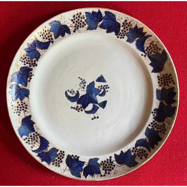 Ceramic Antique Early 19th Century Chinese Export Blue and White Porcelain Dinner Plates With Grape Leaf Border - Set of 6 For Sale - Image 7 of 17