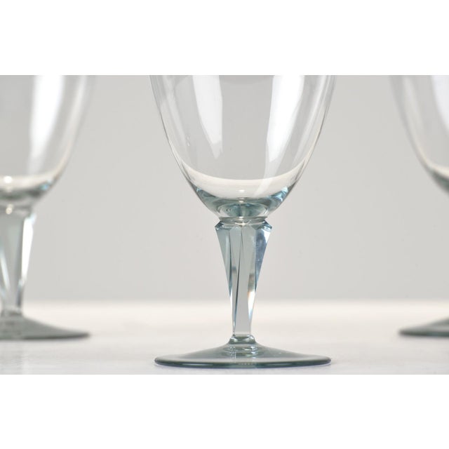 1930s White Wine Glasses by Wilhelm Wagenfeld for VLG Weisswasser, Germany, 1937, Set of 5 For Sale - Image 5 of 8