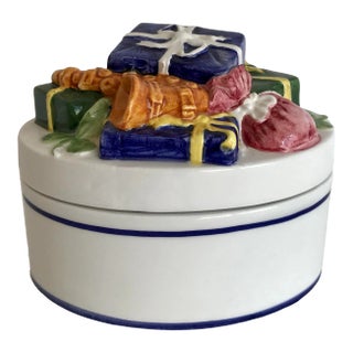 Late 20th Century Italian Porcelain Lidded Box With Wrapped Presents Detail For Sale