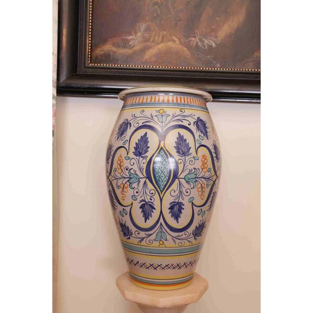 2000 - 2009 Large Vintage Italian Vase in Stoneware, Deruta, Italy, 1980s For Sale - Image 5 of 5