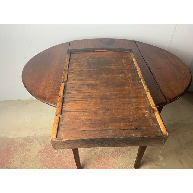 Late 18th Century George 111 Fiddleback Walnut Pembroke Table For Sale - Image 4 of 17