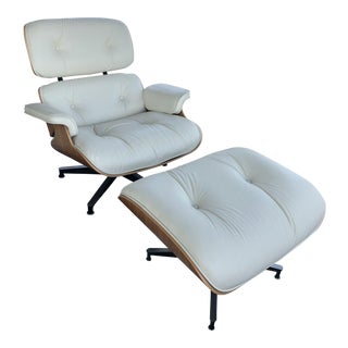 Herman Miller Eames Chair and Ottoman - a Pair For Sale