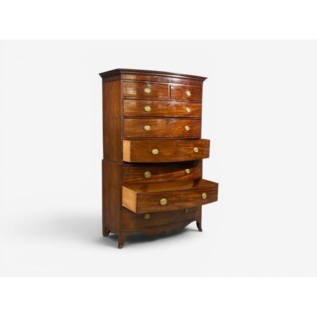 Georgian, Bow-Front Chest on Chest, Mahogany, Brass, England, 19th C. For Sale - Image 4 of 15