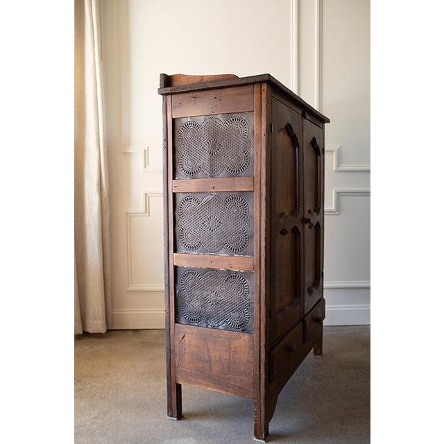 18th Century American Pie Safe With Pierced Tin Panels For Sale - Image 4 of 12