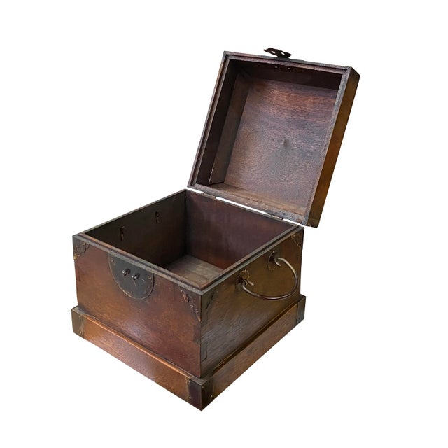 Chinese Chinese Brown Mop Inlay Motif Square Storage Box Chest For Sale - Image 3 of 7