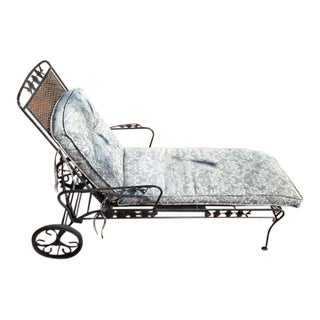 Late 20th Century Wrought Iron Chaise Lounge With Cushions on Wheels For Sale