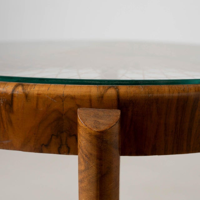 1940s Art Deco Side Table in Wallnut, Rattan and Glass, Poland, 1940s For Sale - Image 5 of 6