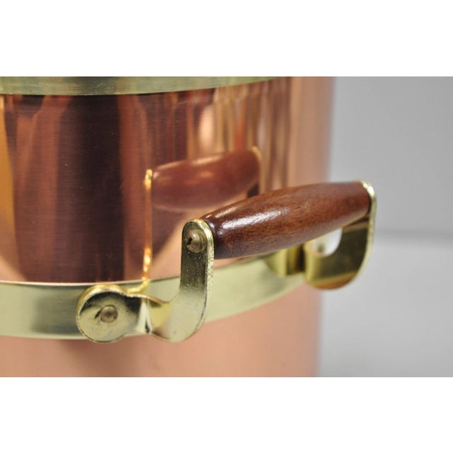 Mid 20th Century Vintage Kraftware Nyc Mid Century Modern Copper and Brass Covered Bar Ice Bucket For Sale - Image 5 of 15