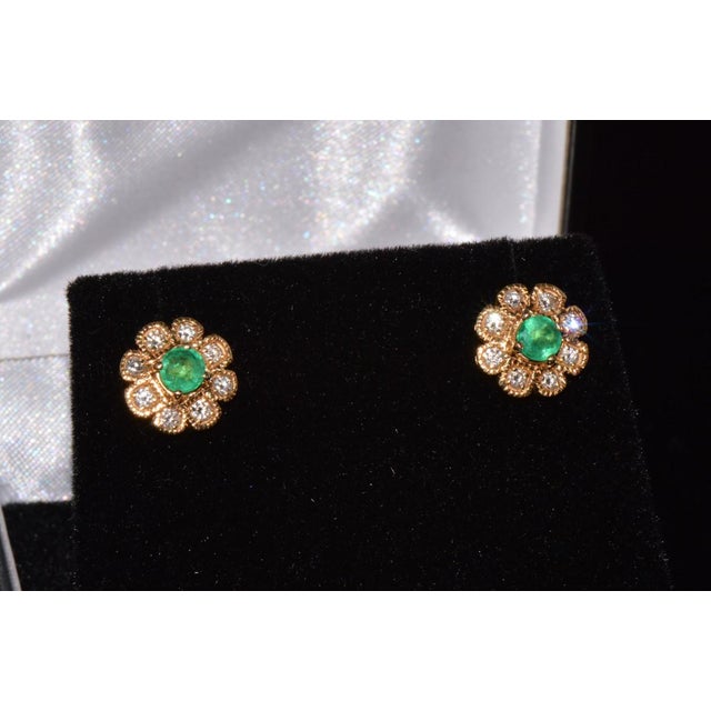 Early 21st Century Certified Natural 1.8cts vs F Diamond Emerald 18k Solid Gold Floral Stud Earrings, A Pair For Sale - Image 5 of 10