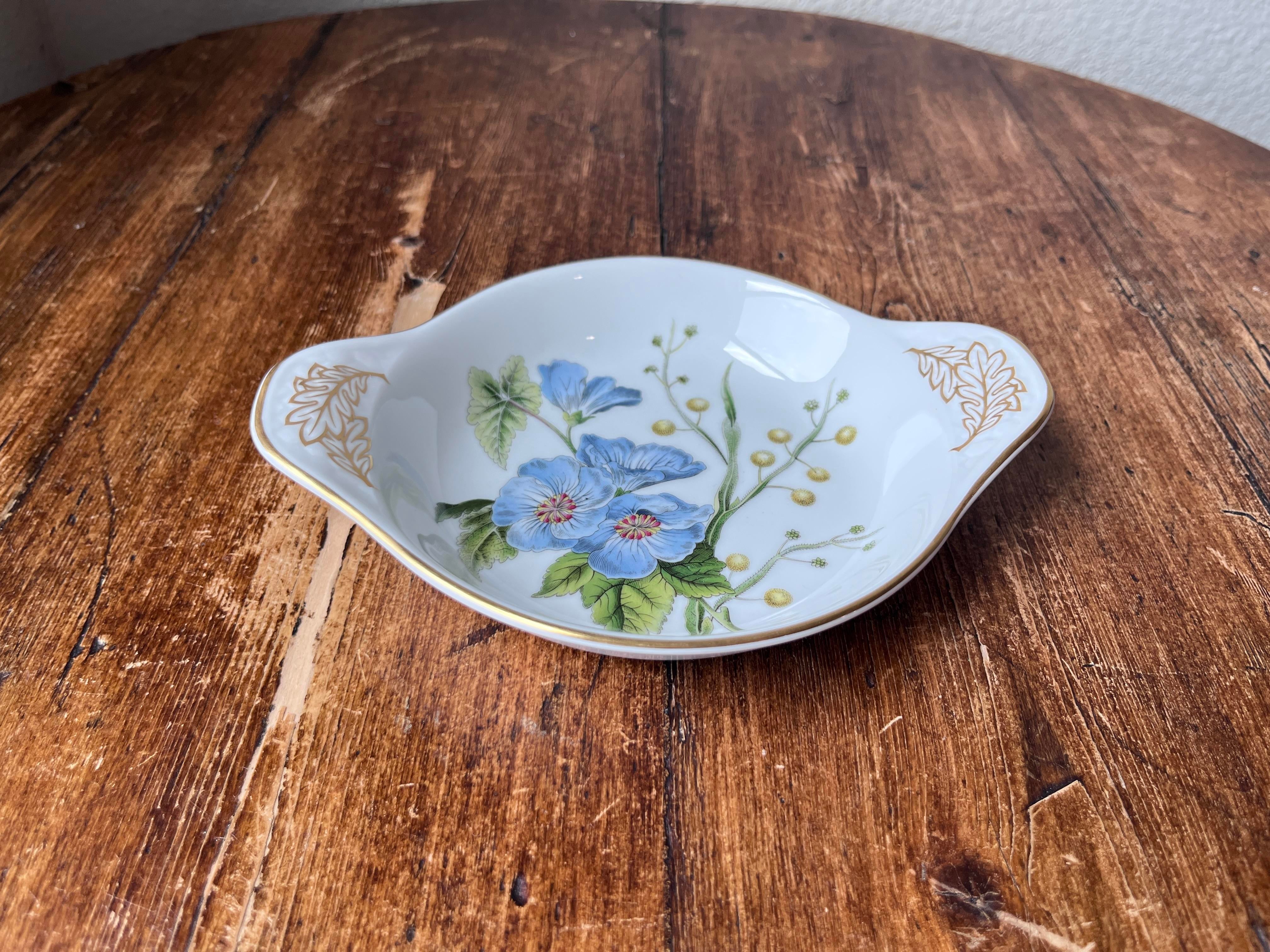 Late 20th Century Spode Stafford Flowers Lida and Acacia 7” Au