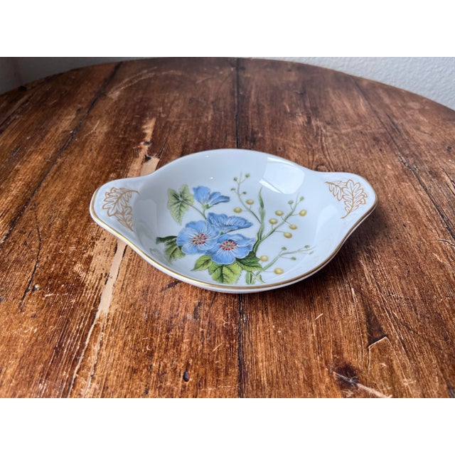 Spode Late 20th Century Spode Stafford Flowers Lida and Acacia 7” Au Gratin Dish, Ovenware to Tableware, Made in England For Sale - Image 4 of 5