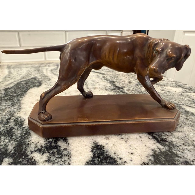 Early 20th Century Animalier-Style Bronzed Hunting Dog Sculptures or Bookends – Pair For Sale In Dallas - Image 6 of 17