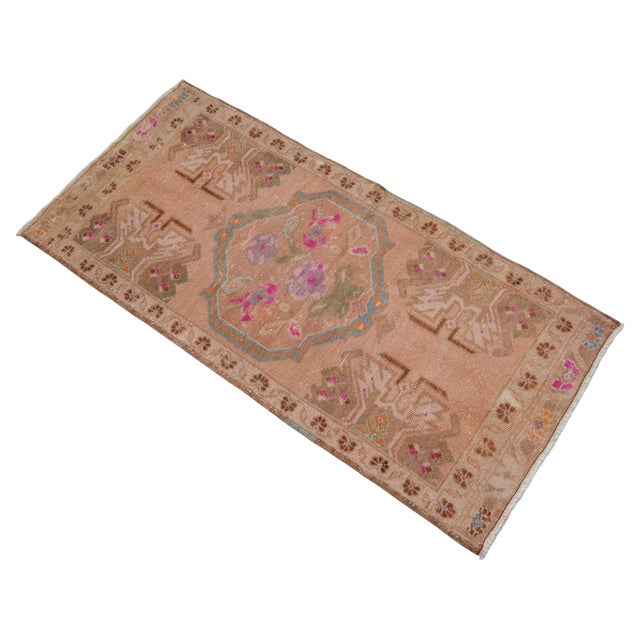 1960s Low Pile Hand Knotted Turkish Small Rug Faded Mat Accent Rug - 21'' X 45'' For Sale - Image 6 of 16