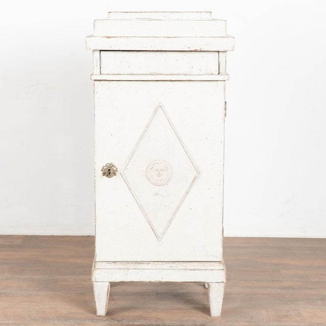 Gustavian (Swedish) 19th Century Swedish White Gustavian Narrow Cabinet For Sale - Image 3 of 12