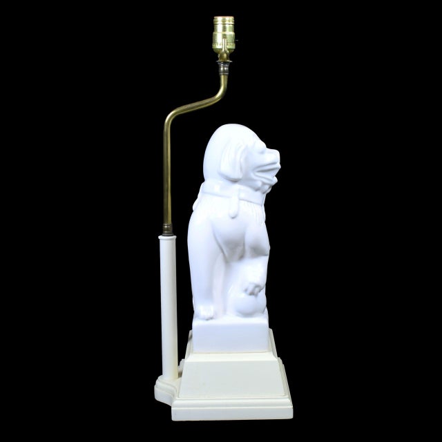 Single White Bali Foo Dog Table Lamp For Sale - Image 4 of 4