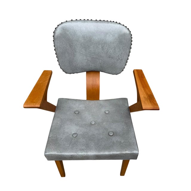 Pair of Mid-Century Modern Armchairs by Custom & Modern Upholstering Co., Gardner Ma, C. 1950 For Sale - Image 9 of 18