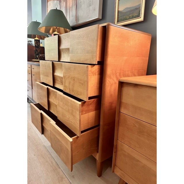 Wood Heywood Wakefield Highboy From the “Trophy Series” 1950 Restored For Sale - Image 7 of 10