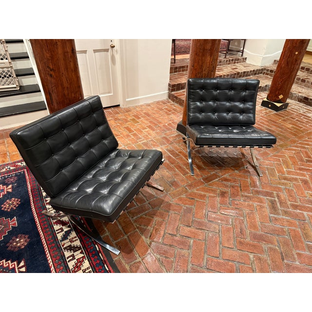 Knoll International Barcelona Chair – Black Leather – 1987 Authentic Knoll International Barcelona chair in black leather,...