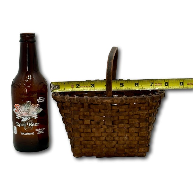 This is a Exceptionally Nice Example of an Authentic American Primitive Small Size Berry Gathering Basket. Circa Late 19th...